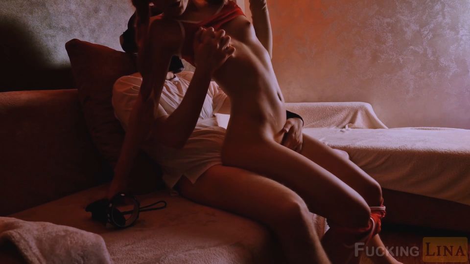 Atrapado Stepbro mirando Vr Porn y le ayudó a Cum 1080p