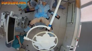 [sexeclinic.com] Pequeño pene doctor porno keep2share k2s vídeo