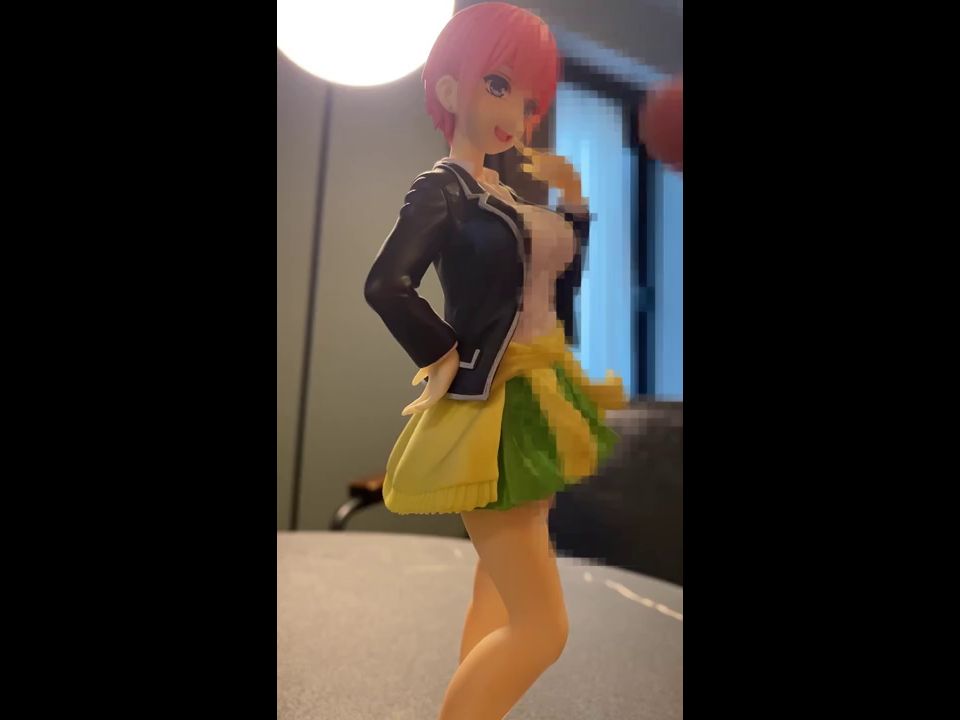 Hentai Videos 五等分の花嫁中野一花制服ver.フィギュアにぶっかけオナニー