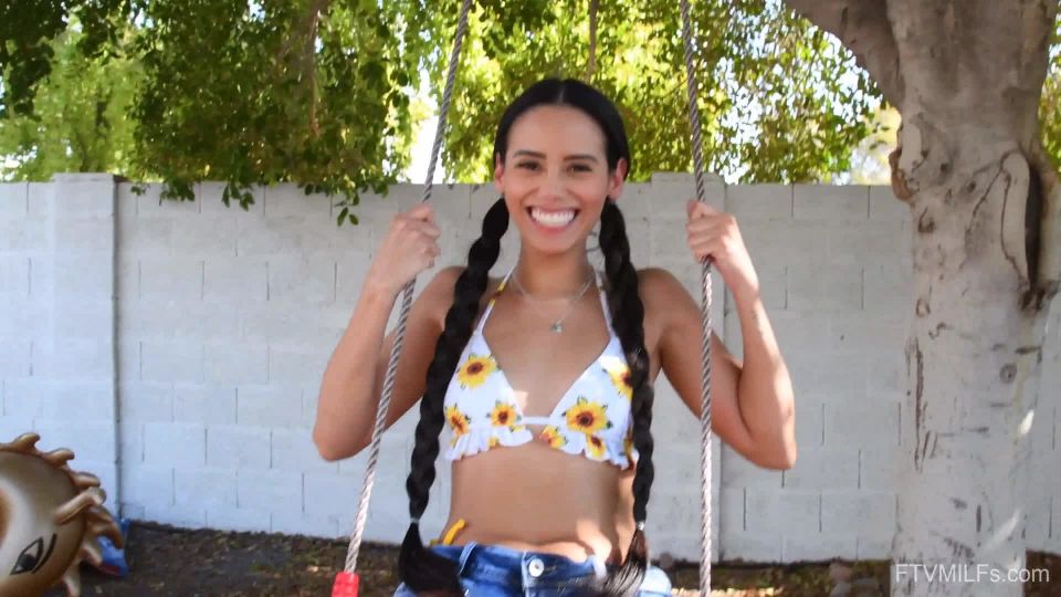 FTVMilfs – Andreina – Sexy Colombiano – Que latina Booty! 10 (MILF porno)