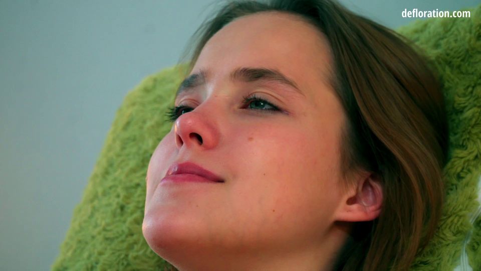 [Defloration] Louise Roche [04.24.25] [1080p]