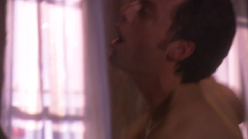 Clare Carey – Weeds s01e07 (2005) HD 720p - [Celebrity porn]