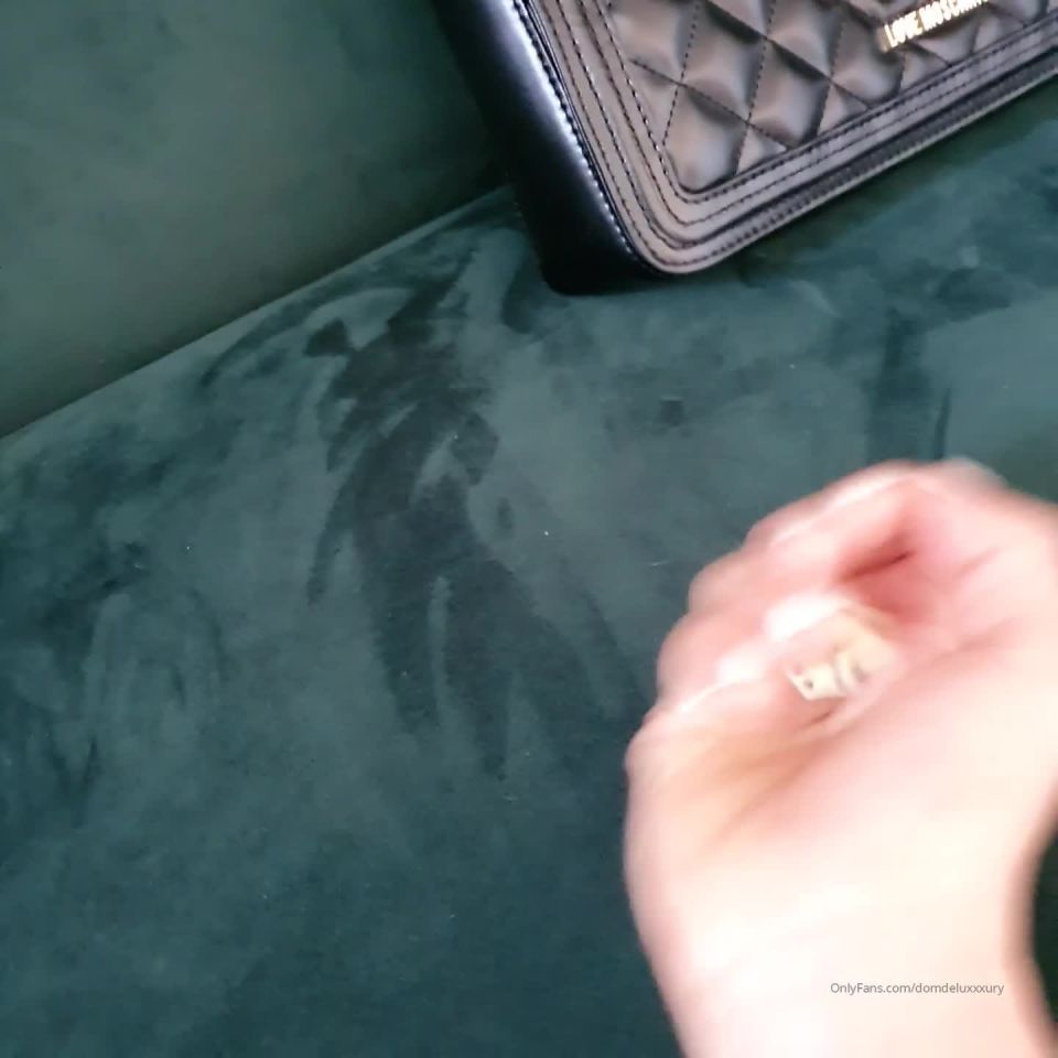 Diosa Domdeluxury - domdeluxury - Siterip - K2S - UBIQFILE () El juego de dados decide las horas que pasarás gooning para mí intensamente sé que te gusta g