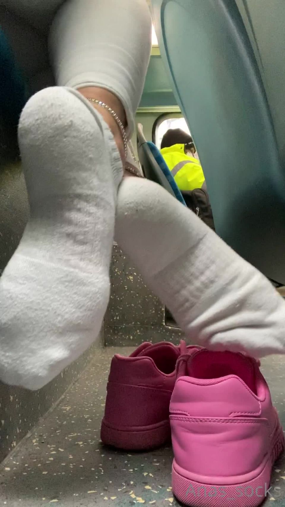 Ana - anas socks () Anassocks - on my way to workwearing your favourite nike socks 09-07-2021