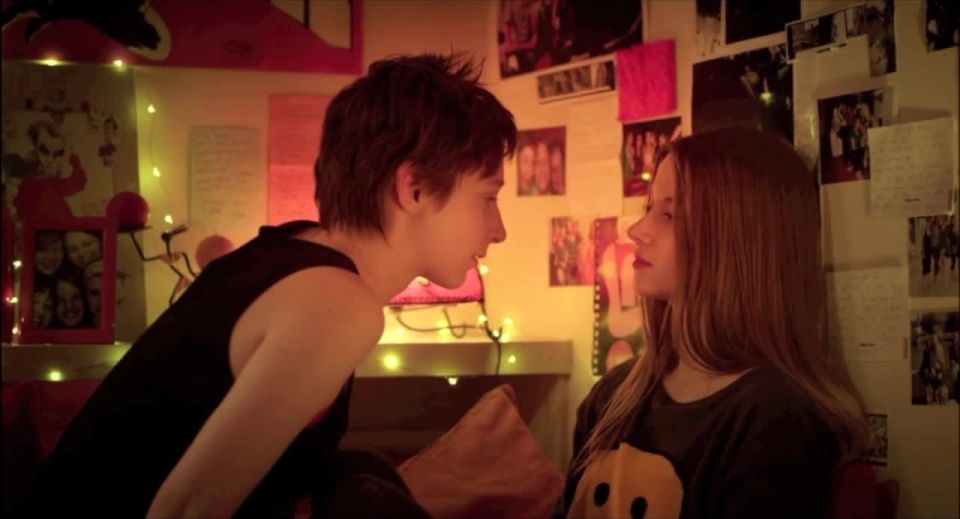 Manon Delauvaux, Nora Dolmans - Switch (2018) HD 720p - [Celebrity porn]