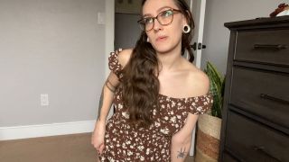 vídeo adulto gratis 24 Divinebabe – las siervas Olor en pov femdom sentado