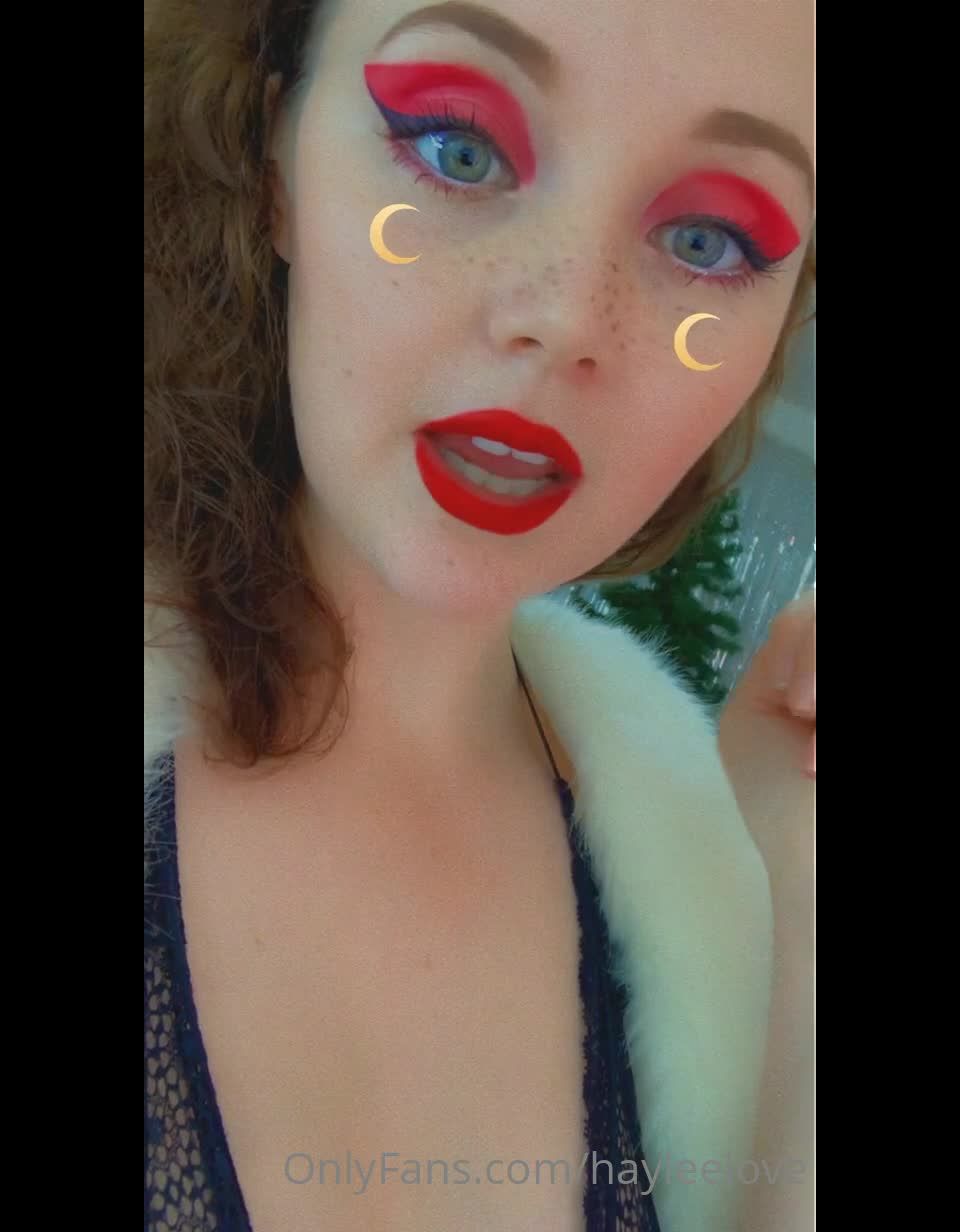 HayleeLove () Hayleelove - do you like the red 16-12-2020