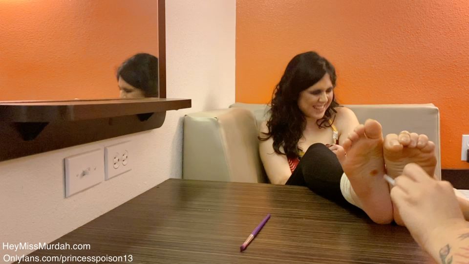 video 21 Payback es una perra en los pies porno extremo pie fetiche