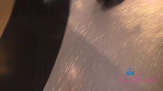 [ATKGirlfriends] Julia James Wax Museum 1 [02.13.25] [1080p]