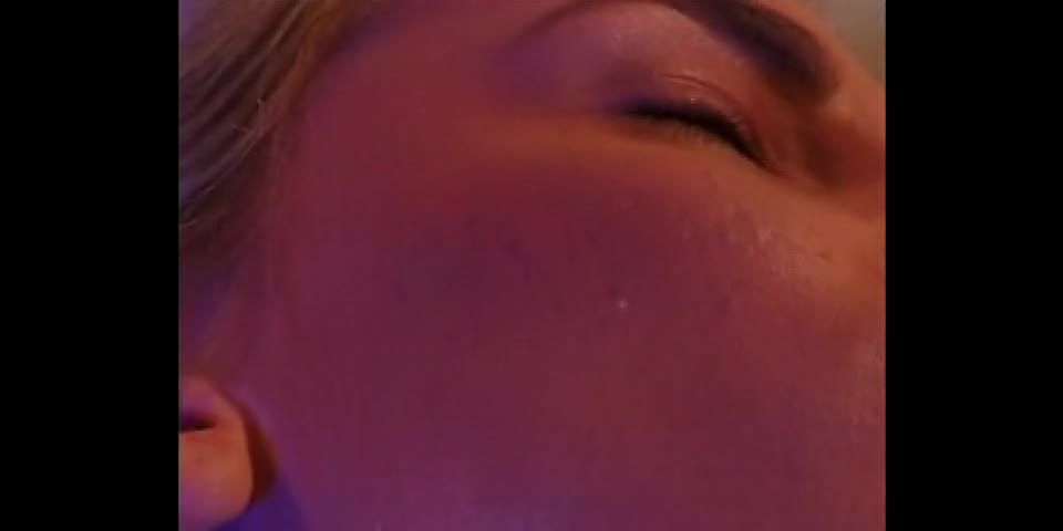 Historias de las Virgenes #8, Escena 4 - 3 de diciembre de 2007