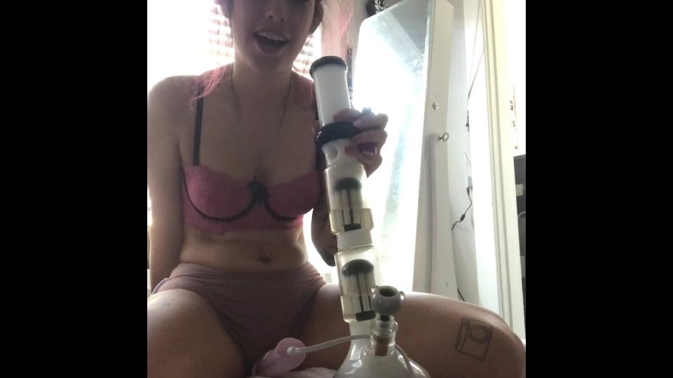 porn clip 44 Ashlee Juliet – Spontaneous Smoke and Hitachi Orgasm, find your fetish on femdom porn 