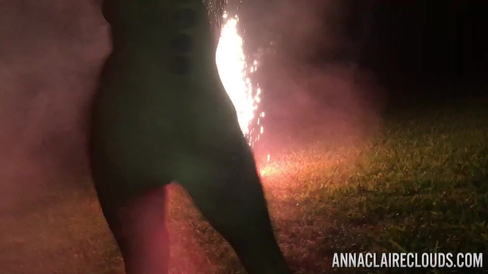 clip 15 big ass pussy masturbation Anna Claire Clouds – Independence Day Special, petite on big ass porn
