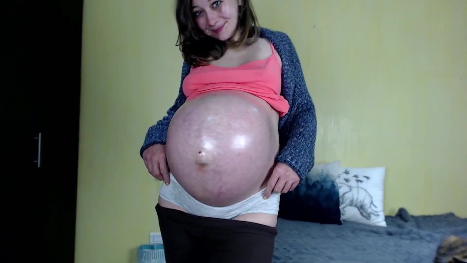 7136 Mila mi - Extreme Preggo Belly Show And Tell