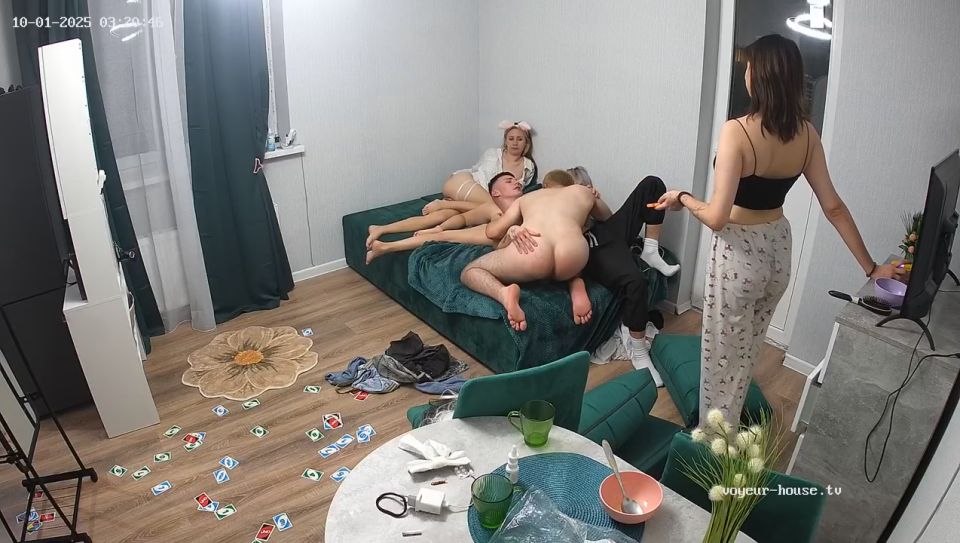 [K2S.CLUB] Voyeur-House - Luna y amigos desnudos besos divertidos 14.10.2025 - HD 720P