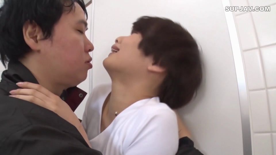 Reduciendo el mosaico DVAJ-0057