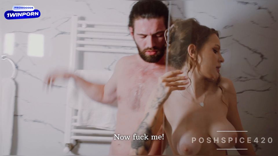 Alexa Poshspicy sexy jefe perra fuerzas subordinadas a la mierda ella (Porno Amateur)