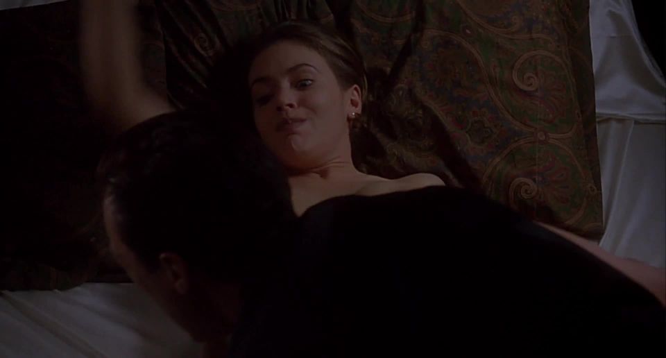 Alyssa Milano Nude - Embrace of the Vampire 1995 HD Bluray