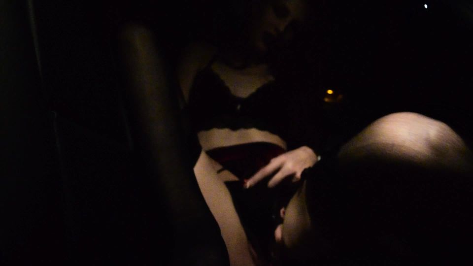 porno clip 18 MissKittyMoon – Sneaky Backseat Diversión 2 Ft Bad Dragon Toy  masturbación  solo femenino femdom otk azotes