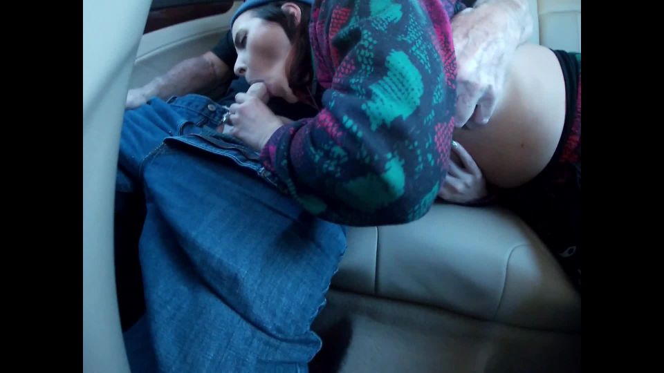 Pt 2Helenas Cock Quest - Me importa una mamada Porn Shop Estacionamiento