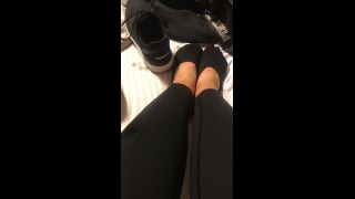 online xxx clip 7 celebrity foot fetish missroxanarae 11-05-2018 Sweaty gym feet, feet on feet porn