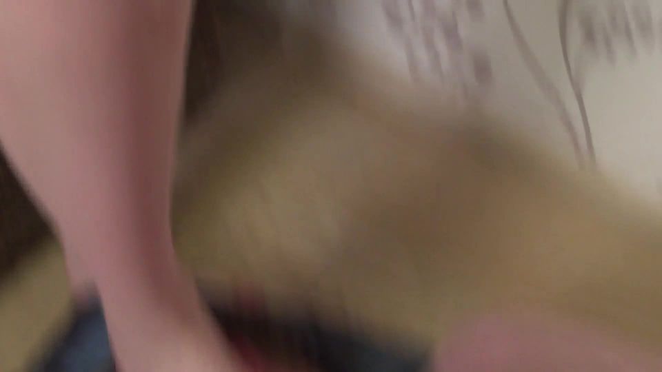 Linda - Hot Nude Trampling dominación de pies