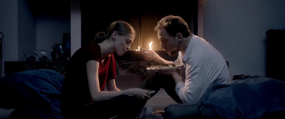 Sofia Gershevich - Los elefantes pueden jugar fútbol (2018) HD 1080p - (Celebridad porno)