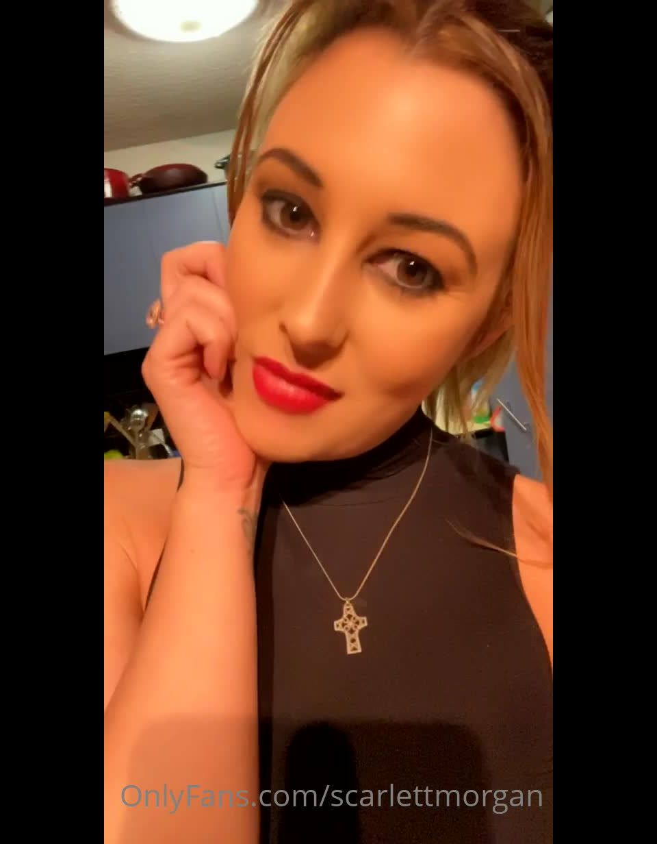 Scarlett Morgan Scarlettmorgan - i went to a s themed party tonight and just wore the clothes i already had haha who li 04-10-2020