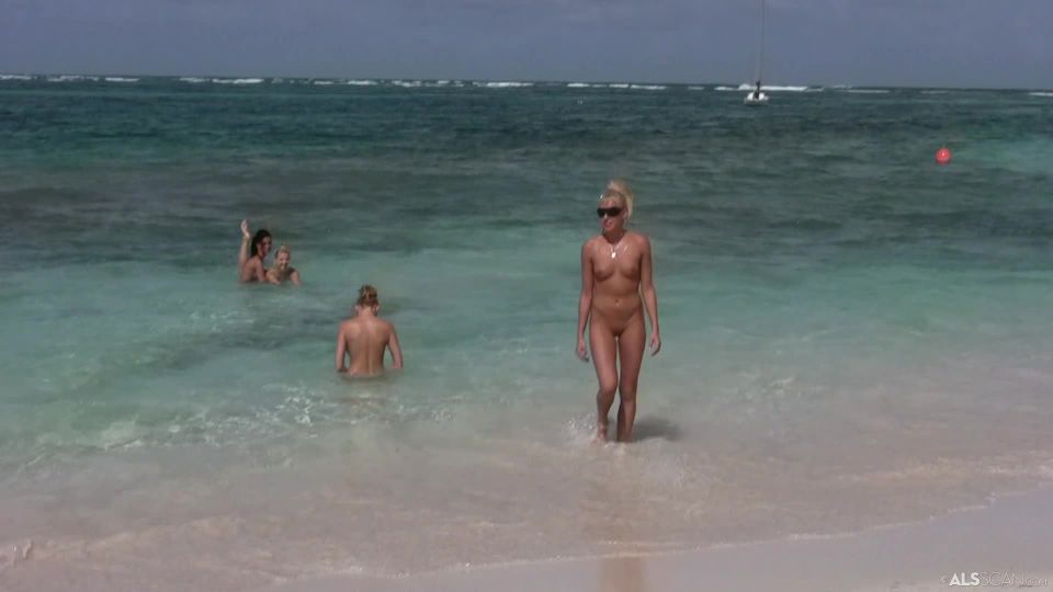 Nella244[Escáner ALS]-2007-Playa desnuda 1 (Posing-HD)