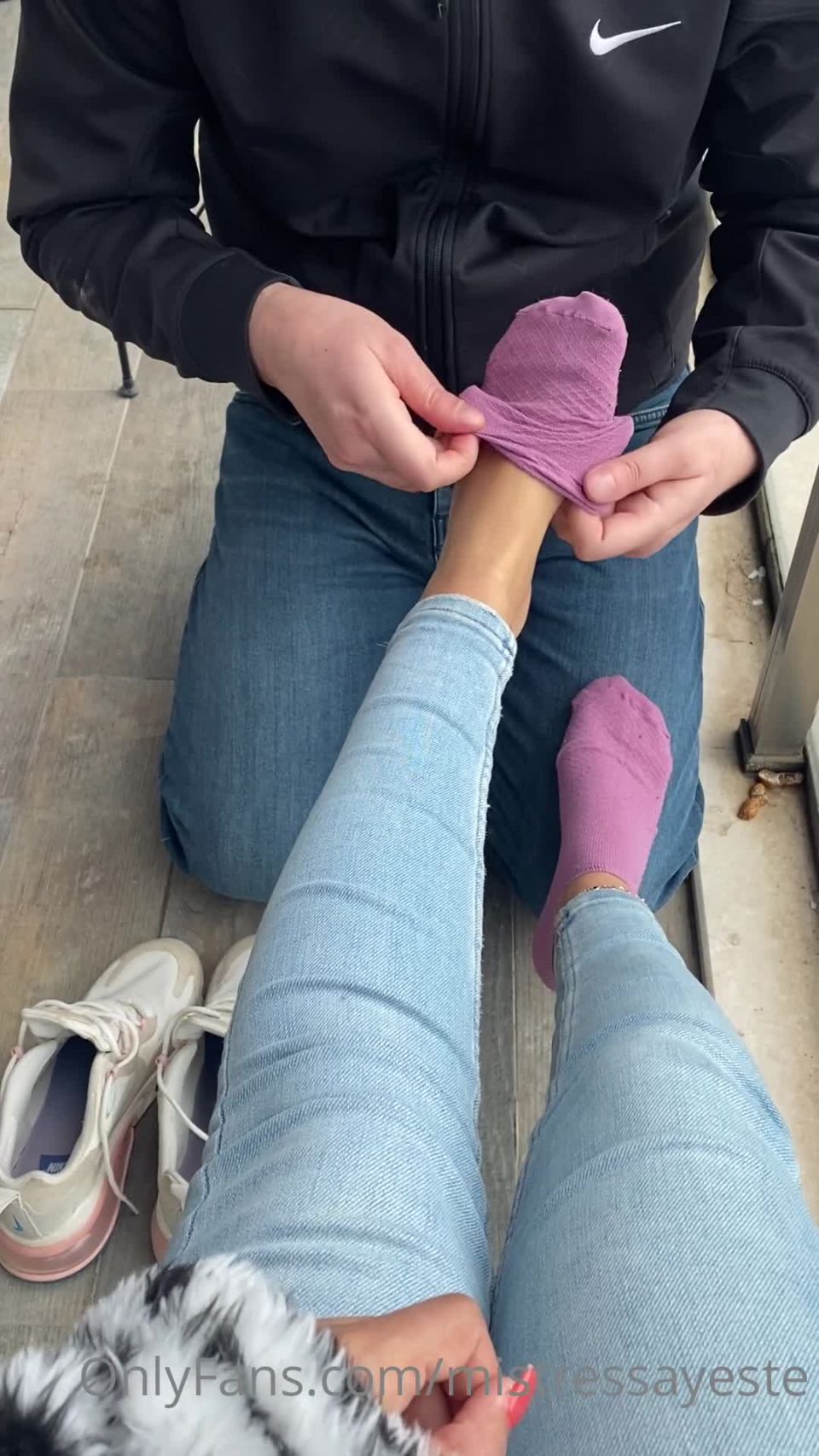 Mistressayeste - he became a footstool for me while sniffing my sneakers and sweaty socks 23-12-2021