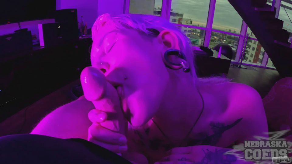 Sammie - POV Mamada de Big Boob Model Sam Ella ama Ha...