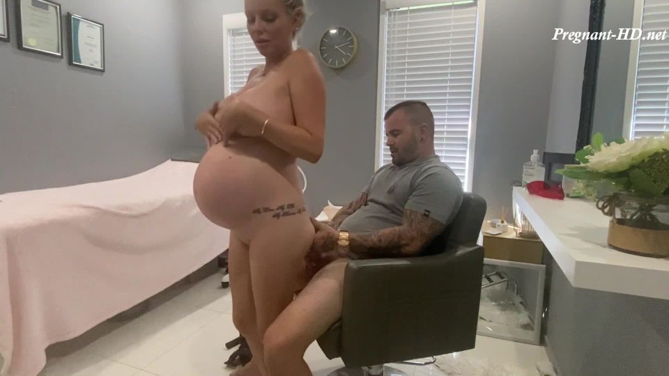 7113 Maddison Rae - Teta embarazada martes corte de pelo mierda