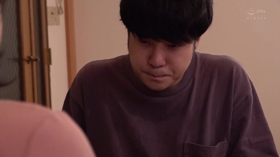 Hirochika Aoi ROE-006 Una madre amiga que siempre me seduce sin saberlo con una Copa H transparente sin sujetador Un asunto denso del año que comienza desde un accidente. Hirochika Ao - japonés