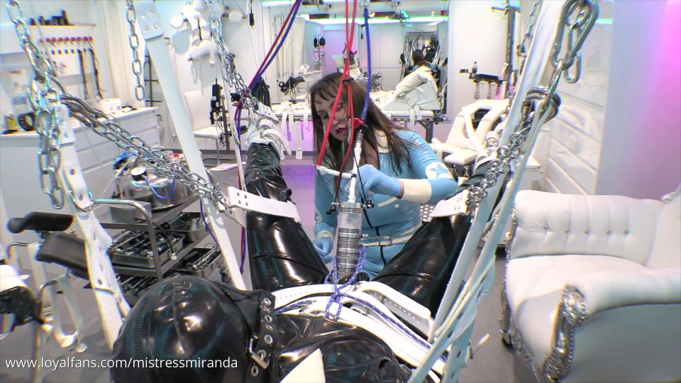 Miss Miranda - Tomando el asunto en mis propias manos - Látex