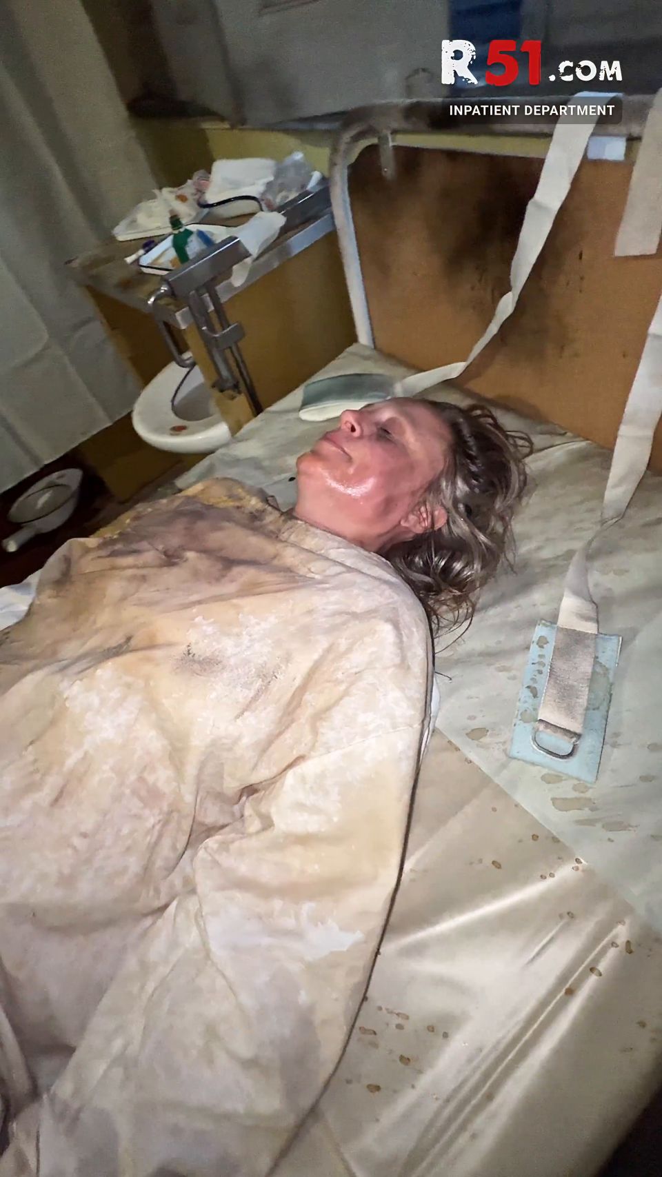 R51com R51com R51com – Día 7 – Señora follada en el pabellón de pacientes