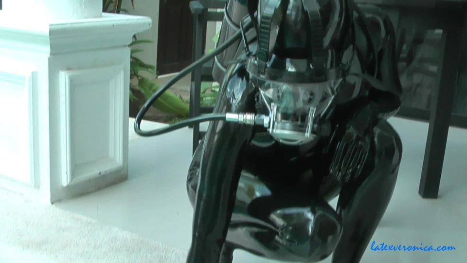 LatexVeronica Scuba gear and high heels part 2 (mp4)