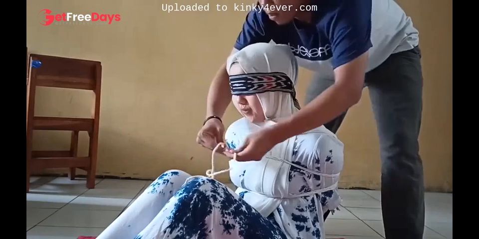 Bondage Indo 1 Jilbab