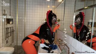 Tiro de látex en Spnkd (parte 2) Vista rápida Porn - New Se...