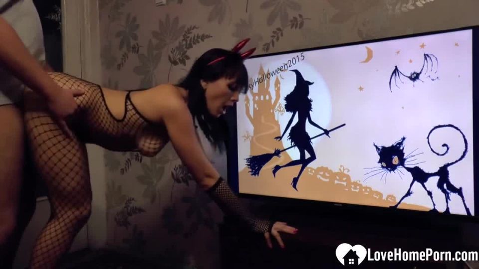 Getting Pounded From Behind Always Makes Me Super Wet - L0veH0meP0rn - Homemade