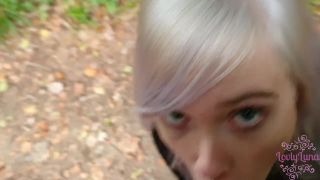 LovlyLuna - Riska nter öffen tlicher Blow job im Wa ld !