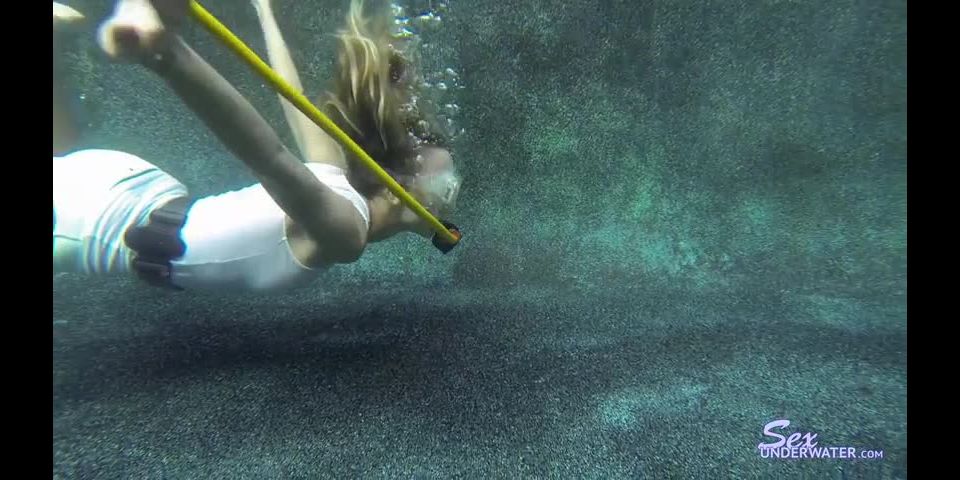 SexUnderwater e0639 Pristine Edge Scuba Training (mp4)