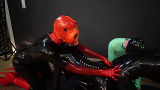 Simultáneamente 2 juegos de esclavos anal y mamada NUEVO!!! 05 1...