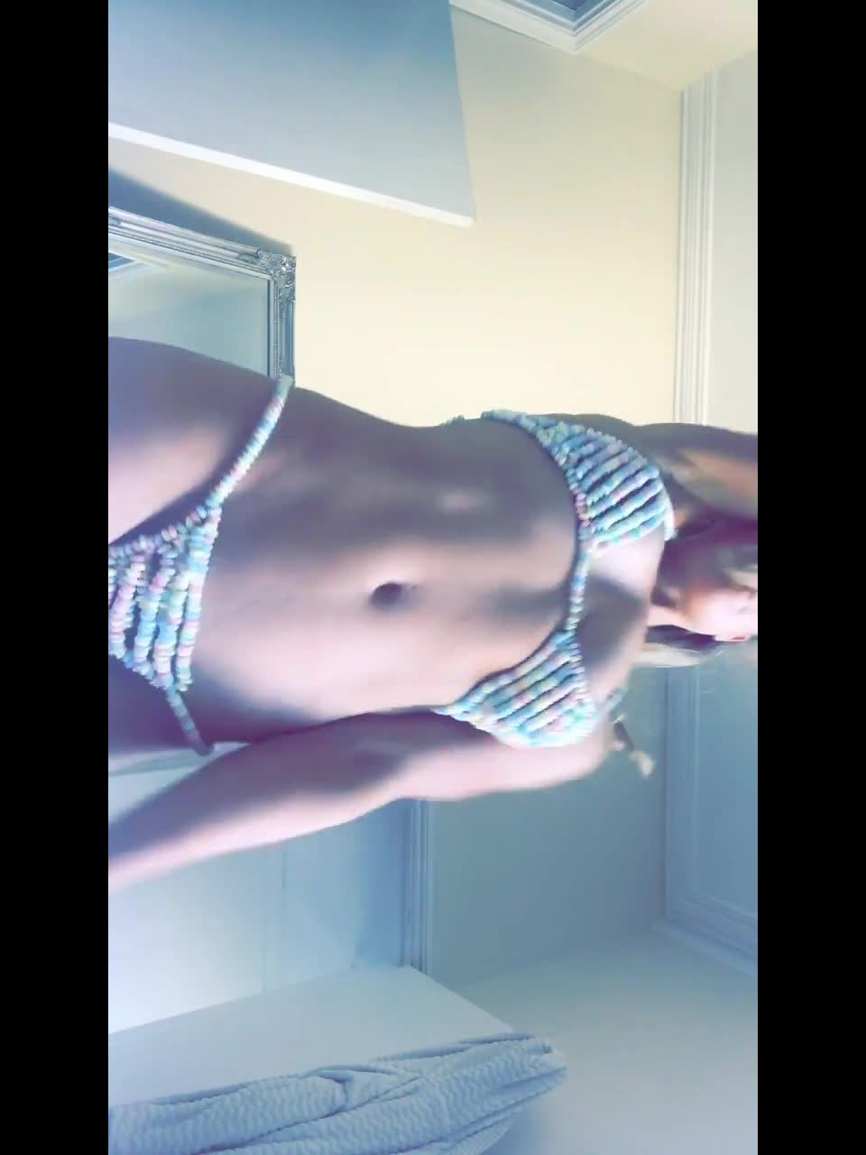 Rosa Brighid () Rosabrighid - my candy lingerie underwear is super sweet i smell good and i taste so good 29-06-2018