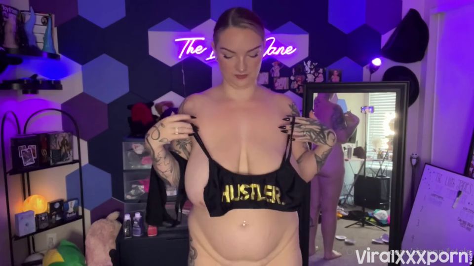 Lilith Jane Lilith Jane Teases Her Curves In Sexy Bikini Try On Video  try on haul