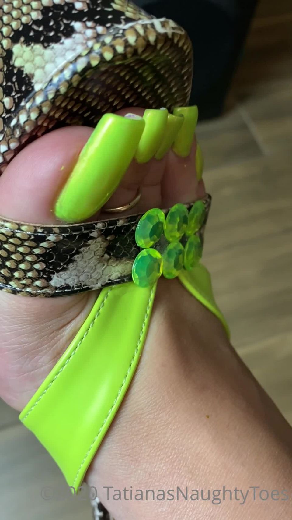 free video 41 zafira foot fetish feet porn | tatianasnaughtytoes--1144160017-new-2020-10-26-not-so-mellow-yellow-pedicure | feet