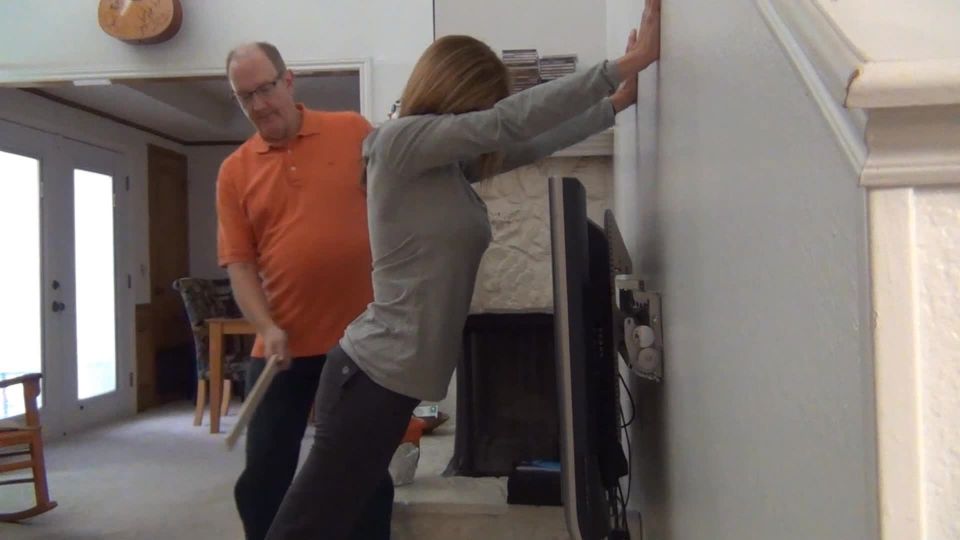 Aficionados Golpes – MP4/Full HD – Anna Golpeó con un paintStick!!!