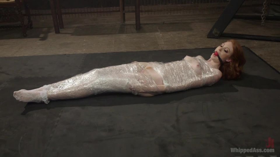 video 26 Sugarbaby desesperado se somete a las altas fuerzas de la MILF Lesbiana! en la correa en el puño después de la crema