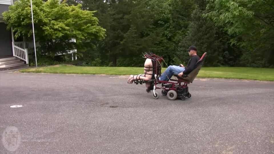 Casa de Gord15 05 22 Natalie Minx se encuentra con el Quadrofuck (Escena)