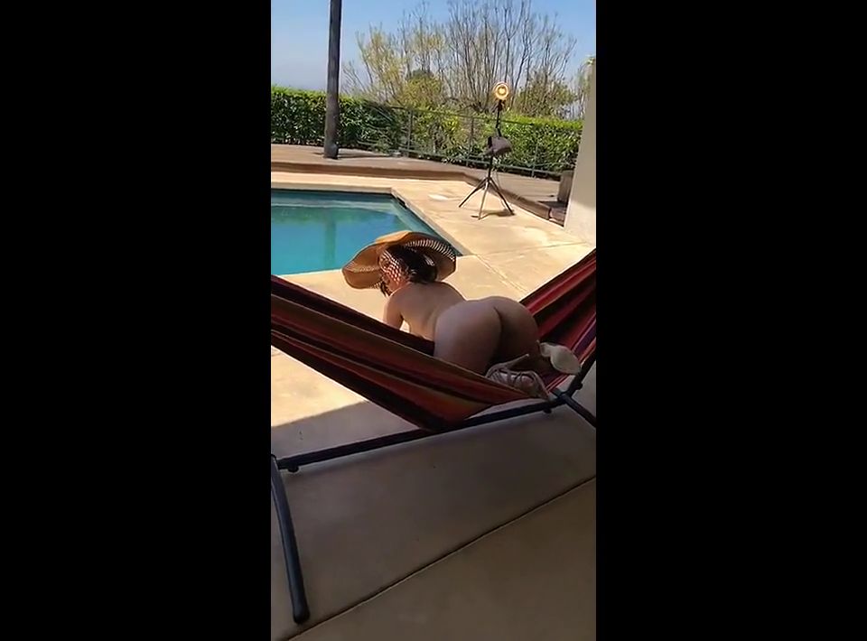 Holly Randall 1jIafJjgDk8toYDjq2EwwKqHKLso6sLR