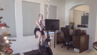 brittibratti 2023-12-18 Stream started at 12182023 0110 pm  Monday Motivation Work Out Stream!