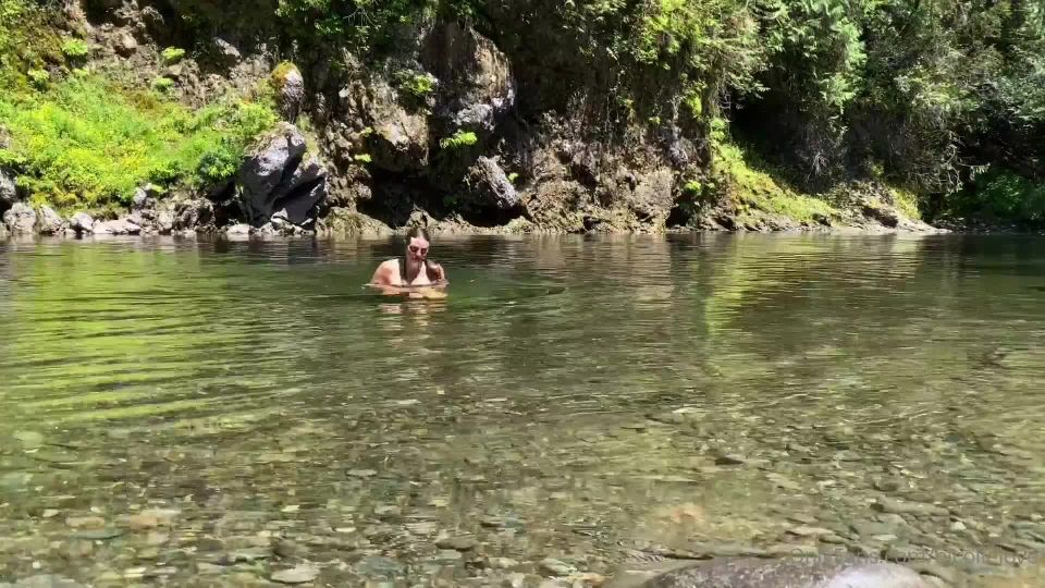 Nicolle - nicollelove () Nicollelove - verano me ha hecho explorar la naturaleza como lo que harías en un lugar como este 22-07-2020